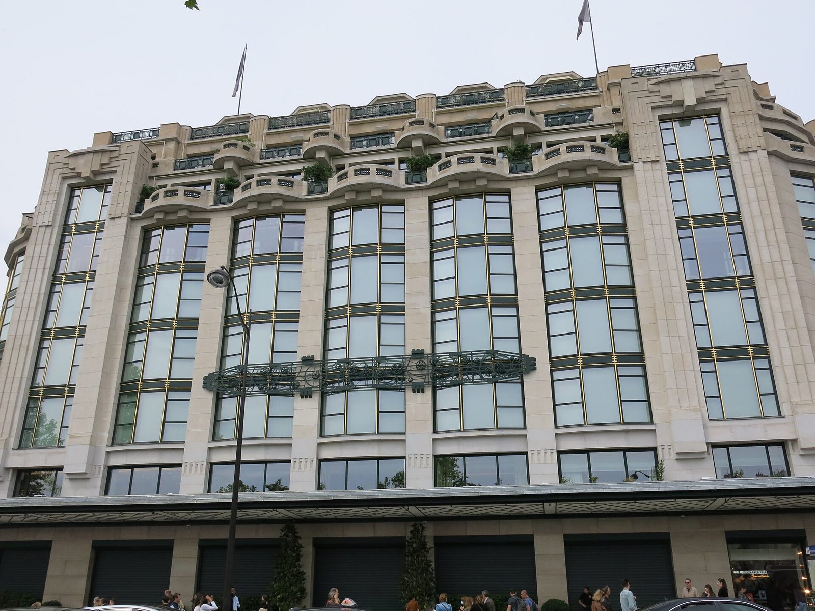 The Art Deco front of La Samaritaine on the Seine, the building that houses Cheval Blanc Paris.